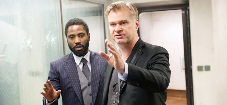 Christopher Nolan új filmje már az első poszterével levett minket a lábunkról