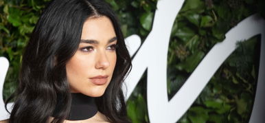 Dua Lipa melleit ismét alig takarja el a bikini, míg Mészáros Mercédesz a popsijával hódít – válogatás