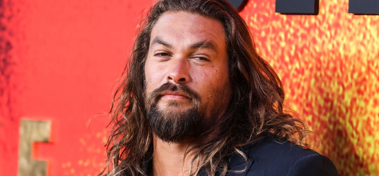 Jason Momoa hatalmas tetoválást csináltatott a fejére, mindenkit letaglózott a látvány