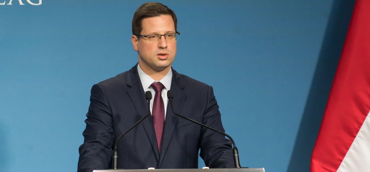 Bajban lesznek a nyugdíjasok? Gulyás Gergely most tiszta vizet öntött a pohárba, hogy mi lesz az MVM-számlákkal