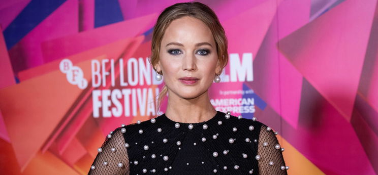 Jennifer Lawrence gyönyörű, de a pukijai gyilkosak, többször még a forgatás is leállt miatta