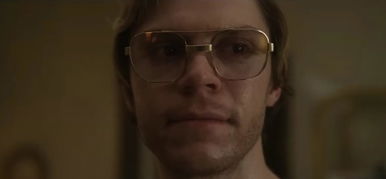 Hihetetlen: a brutális sorozatgyilkos, Jeffrey Dahmer apja beperli a Netflixet