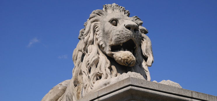 Fél Budapest meglepődött ma reggel, ilyet még senki se látott a Lánchídon