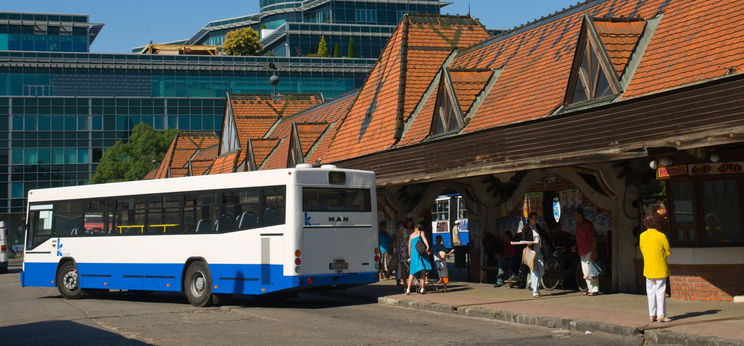 Havi ezer forint lesz a tömegközlekedés a diákoknak, bátor lépést tett egy magyar nagyváros