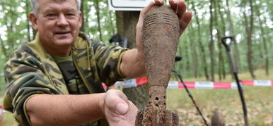 Egy első világháborús robbanófejjel a végbelében került kórházba egy 88 éves férfi