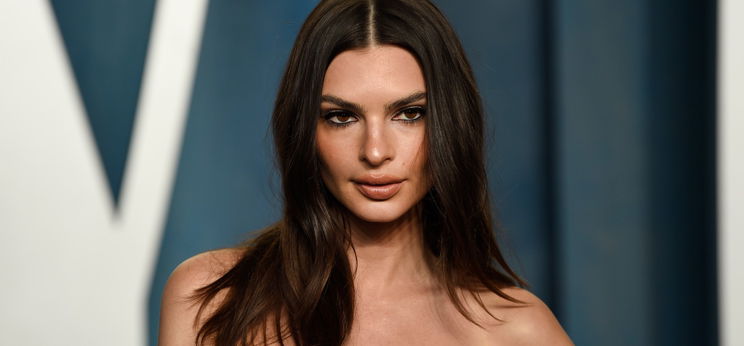 Mellbimbót villantott a világ legdögösebb modellje, Emily Ratajkowski egyszerűen ellenállhatatlan