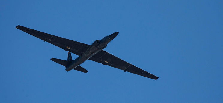 UFO száguld egy vakmerő szelfin, pedig hőlégballonnak hazudták