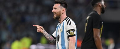 Messi kíméletlenül odavágta a kesztyűjét Ronaldóhoz, ebből háború lesz