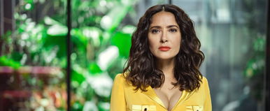 Salma Hayek ledobta a ruháit, és megmutatta, milyen brutálisan jól néz ki 56 évesen