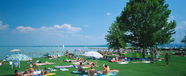 Teljesen kiszorítják a magyarokat a Balatonról, lassan nem lesz helyünk a tó körül?