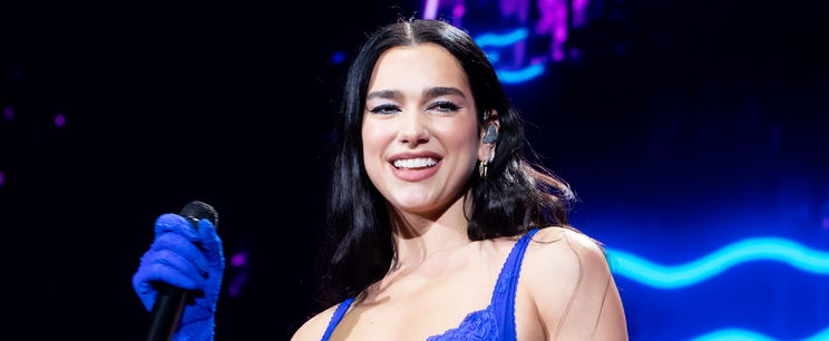 Dua Lipa bájoscsábos húga még testvérénél is gyönyörűbb, a 22 éves Rina érzéki fotói borítják az Instagramot