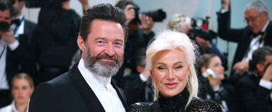 Hihetetlenül kívánják a fiatal férfiakat ezek a nők, Hugh Jackman felesége is közéjük tartozott