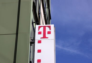 A Magyar Telekom több tízezer ügyfelétől válik meg, a szolgáltatóhoz csak úgy özönlenek a kérdések