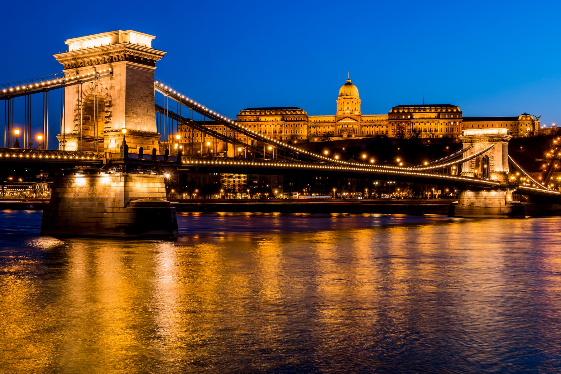 Mi történt a Lánchíddal? Ámulva nézték a budapestiek, nem hittek a szemüknek