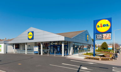 A Lidl azonnali árcsökkentést jelentett be, szombattól ezek a termékek lesznek sokkal olcsóbbak