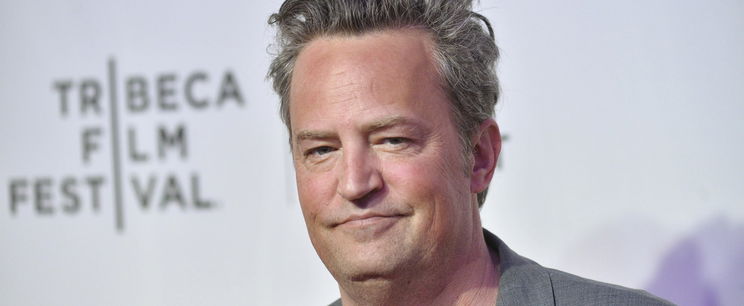 Megdöbbentő fejlemény Matthew Perry halála kapcsán: gyilkossági ügyben indítottak nyomozást