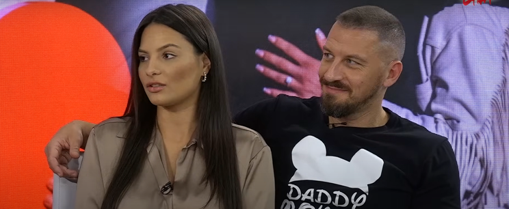 Vastag Csaba és felesége most otthonukba is beengedték a stábot és mindent megmutattak, újabb tévéműsorra mondott igen a sztárházaspár