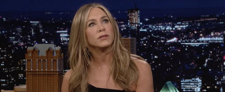 Ez a gyönyörű színésznő Jennifer Aniston magyar hangja, aki kísértetiesen hasonlít a Jóbarátok sztárjára