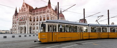 Teljesen pucér nő szállt fel a BKK egyik járatára, soha ilyen döbbent csend nem volt még egyetlen járművön sem