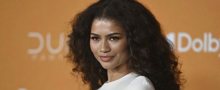 Zendaya fedetlen szeméremdombbal vonult végig a vörösszőnyegen, soha nem mutatott ilyen sokat legendásan formás testéből a Dűne sztárja