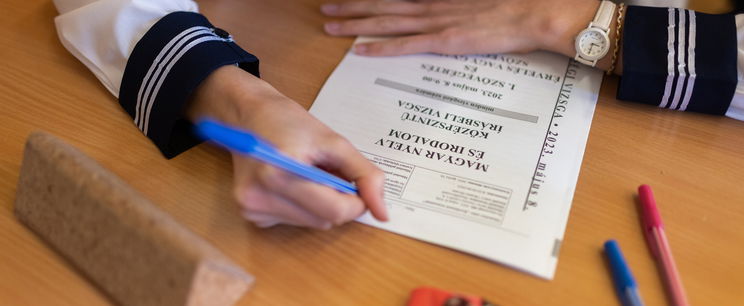 Heves tiltakozást váltott ki az első magyar érettségi, iskolavezetők és államférfiak kritizálták a kötelező vizsga bevezetését