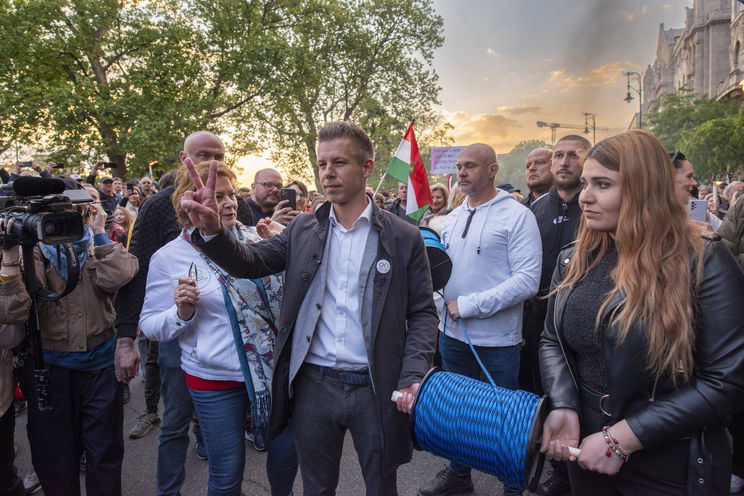 Magyar Péter már a rendőröket sem kíméli, hová fajul még ez a botrány?