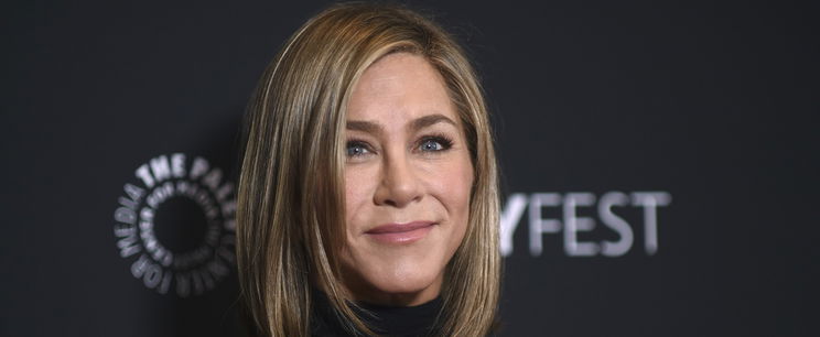 Jennifer Aniston szoknyája durván szétnyílt, szemeket perzselő fotó került fel az internetre