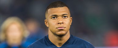 Ezzel az ismert modellel kavart Kylian Mbappé, 18 éves koráig férfiként élt a francia sztárcsatár volt kedvese