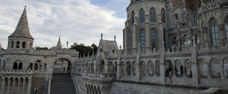 Rengeteg koponya került elő a Halászbástya alól, a titkos kamra bejárata ma is látható