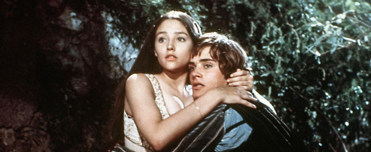 Elképzelhetetlenül csinos 73 évesen Zeffirelli Júliája, a szépkorú Olivia Hussey