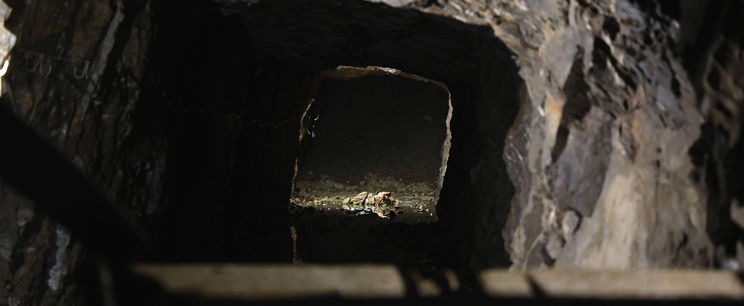 Évtizedekig ásott rejtélyes alagutat a sivatagban, őrült kitartásának sosem lett meg az eredménye