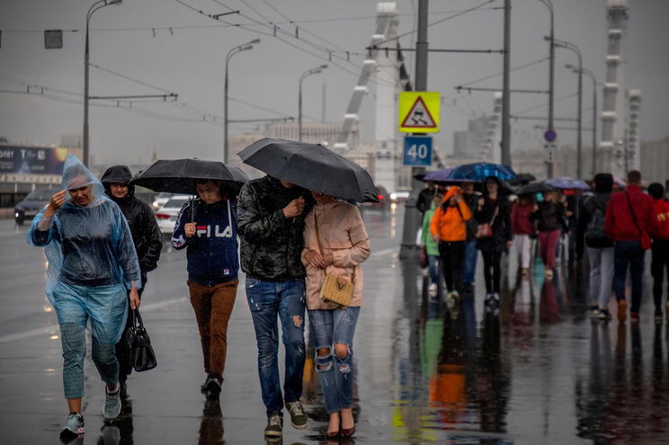 Itt van a nyakunkon az óriási zivatar, ismét ijesztő mennyiségű csapadék fog lehullani