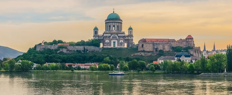 Furcsa dolog jelent meg az égen Esztergomban, azonnal vette a kamera