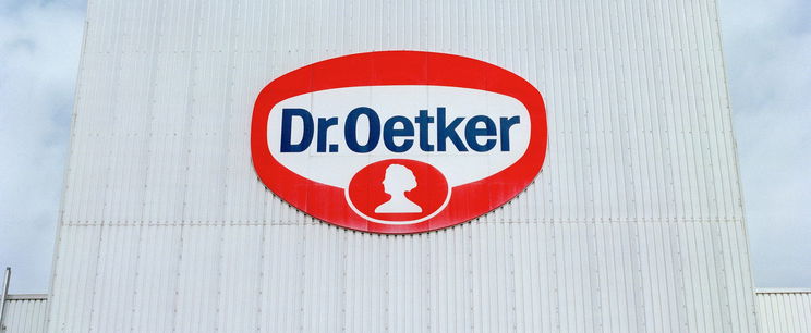 De ki volt az a Dr. Oetker, akinek nevét már 100 éve imába foglalják a magyar háziasszonyok?