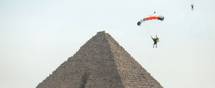 Turista titkos videót készített az egyiptomi piramisról, hirtelen feltűnik valami, amiről eddig nem is tudtunk