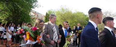 Ennyi pénzt adnak a magyarok a ballagásra, zavarbaejtő az összeg