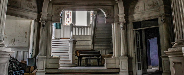 Bemerészkedtek Heves vármegye horrorkastélyába, a toronyba nem mertek felmenni