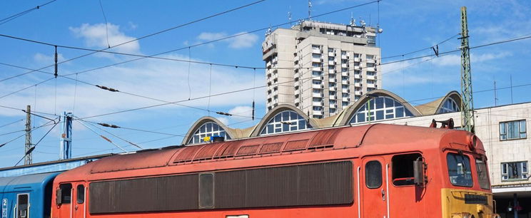 Ez a legfurább magyar emeletes ház, megtiltották a beköltözést a legfelsőbb emeletekre, ehhez különleges engedély kellett