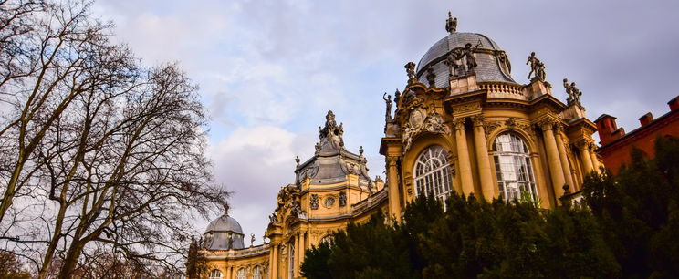 Magyarország büszkeségére rontottak rá a turisták, megalázó véleményt mondtak