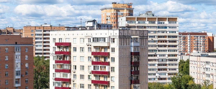 Rettegnek Tatabányán, már az utcára sem mernek kilépni