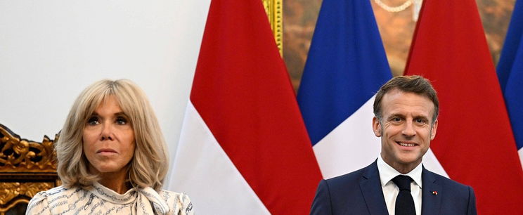 Szájról olvasták le, ezt a durva beszólást kapta az elnök a pofon után feleségétől