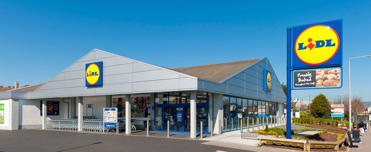 Hatalmasat gurított a Lidl, a többi bolt most csak lesi a lába nyomát, azonnal kifoszthatják a vásárlók