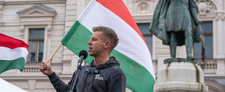 Magyar Péter mögött élő adásban tűnt fel a rendkívüli, ősi magyar titok lepleződött le