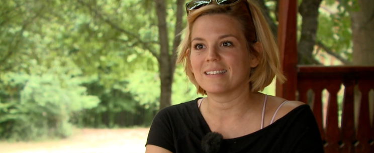 Elképesztő bikinis fotó Bata Éváról és Trokán Nóráról, rá sem ismerünk a Mi kis falunk sztárjára