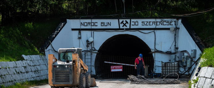 Beindult a menekülés Parajdról, nem várt táblák jelentek meg a faluban