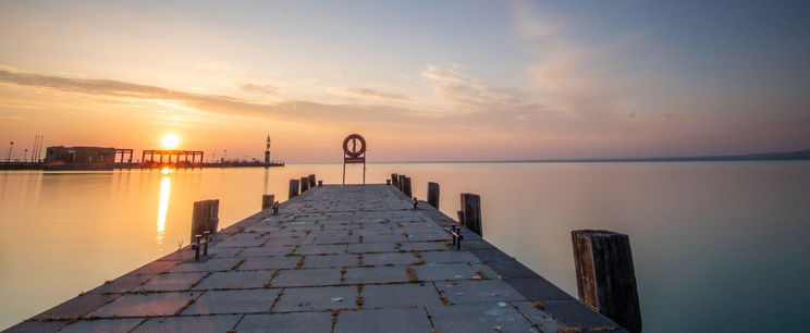 Eltűnt a Balaton legnagyobb látvànyossága, turisták ezrei állnak csalódottan