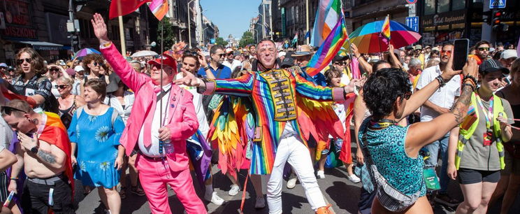 Döbbenetes videó a Pride és a szélsőjobbosok találkozásáról, ilyet még nem láttál