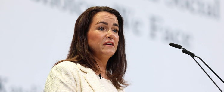 Lebukott Novák Katalin, szakértő mondott rendkívülit a viselkedéséről, meg is fejtette a kínos kérdésekre adott válaszait?