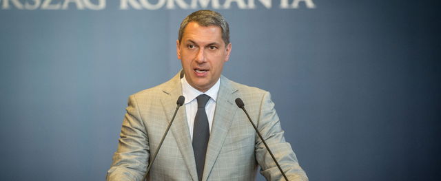 Lázár János egy szóval köszöntötte Kapu Tibort, 1500-an ugrottak rá dühösen