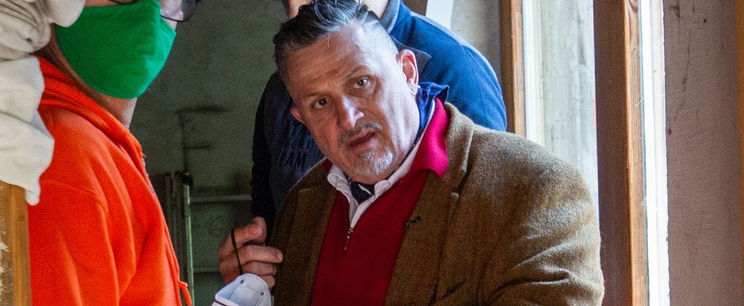 Elképesztő állapotban van Galambos Lajos régi otthona, megmutatta belülről is